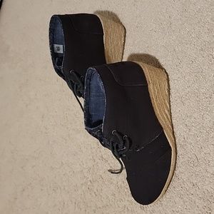 TOMS wedges